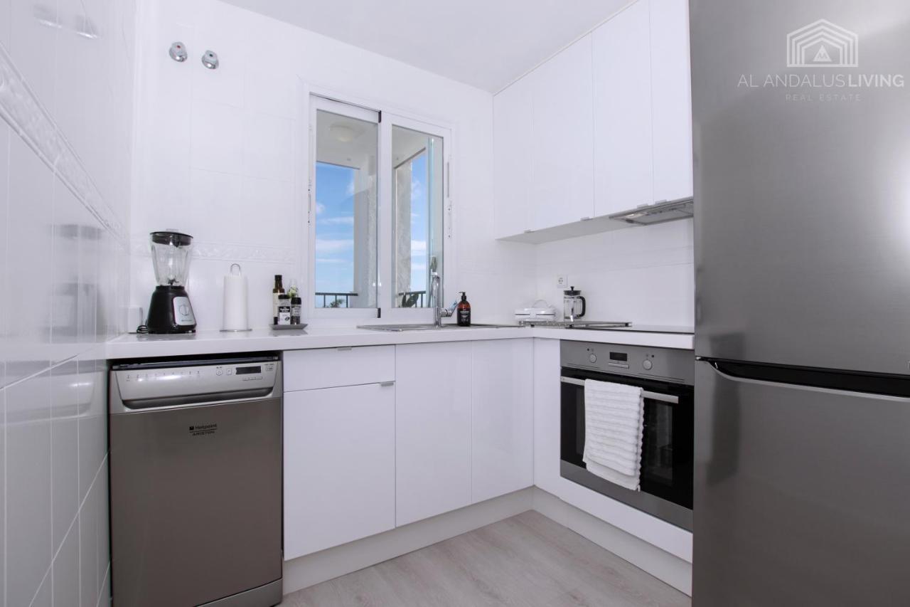 Scandinavian Seaview Terrace: Miraflores Retreat Apartment Malaga